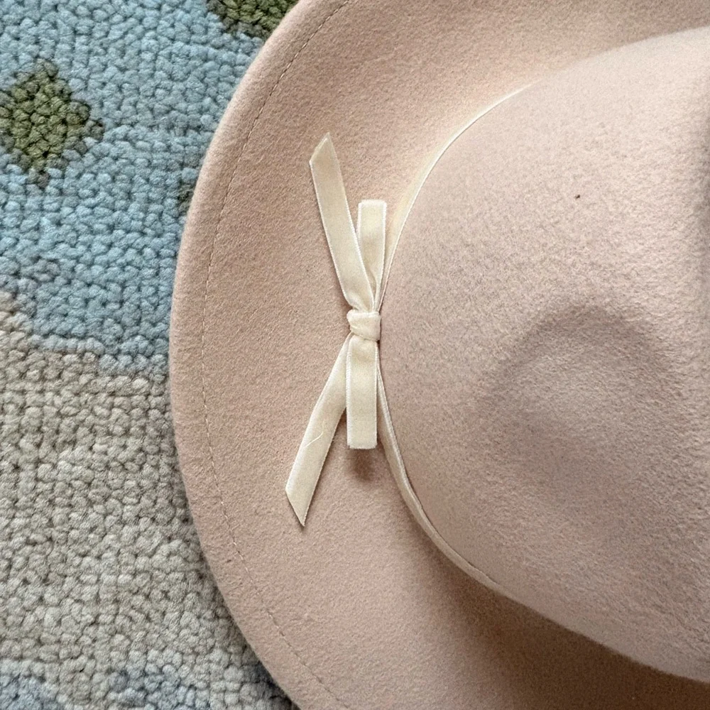 J Crew Cream Fedora Hat with Bow - Picture 2 of 3